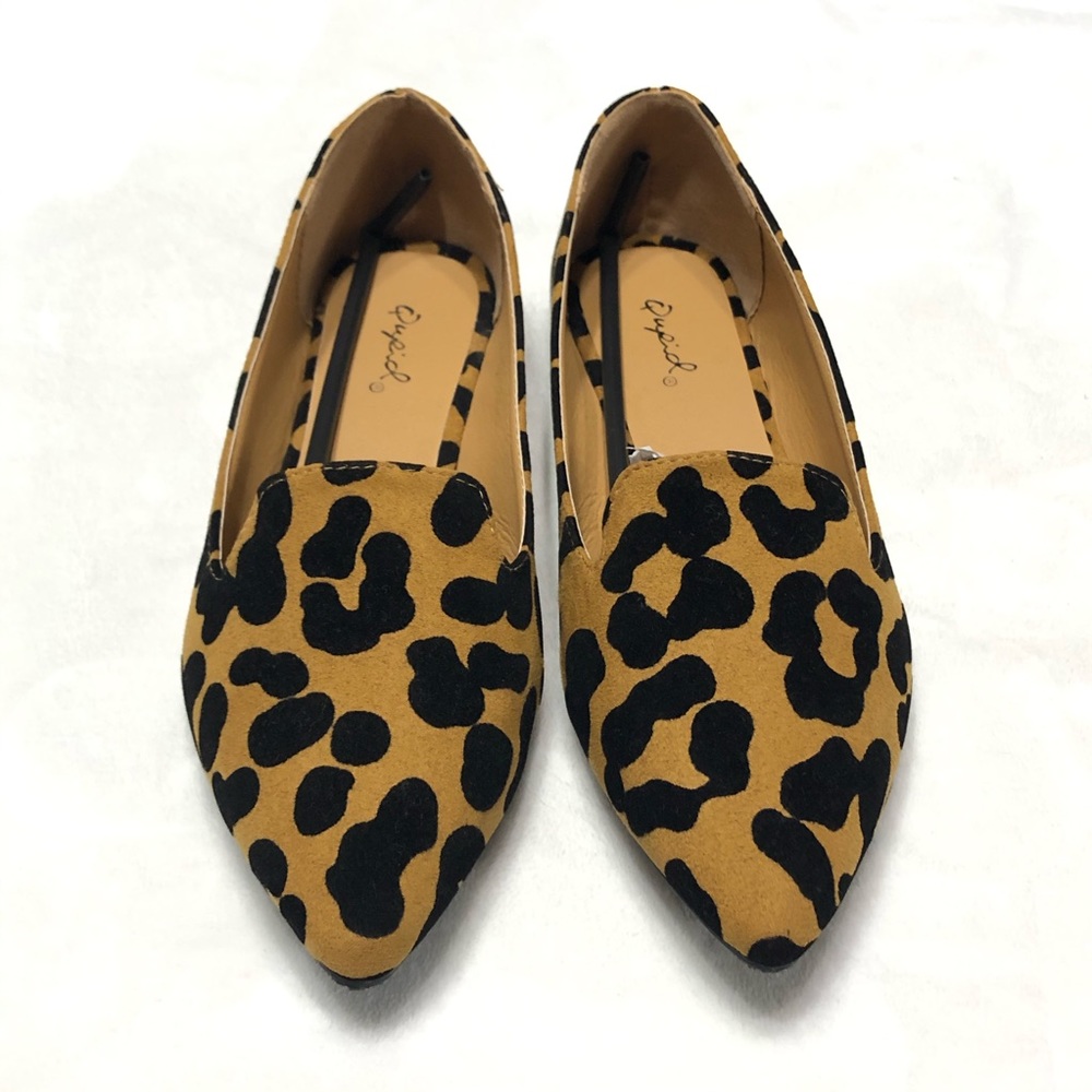 Qupid 6 NWOT leopard cheetah Point toe flats
